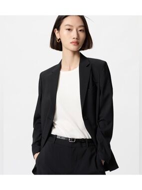 Uniqulo Classic  Black Women's Blazer - Sleek Tailored NWOTs